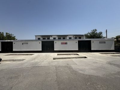 Hovli sotiladi