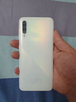 Srochna Sotiladi Samsung Galaxy A30s 3/32Gb sastayaniya yaxshi Zor