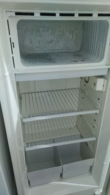 Xoladilnik srochna sotiladi