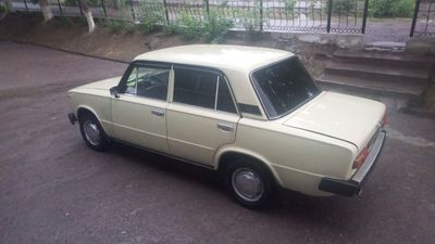 Жигули сотилади холати аьло йили 1980 газ ва бензинда юради нархи 1200