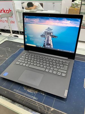 intel celeron N4020 4/256gb holati yaxshi 14 tali