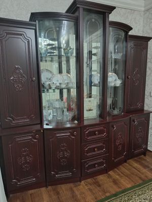 Хороший Сервант 2.5 метров