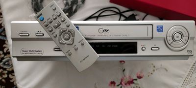 VHS видеомагнитофон LG Super Multi System + пульт