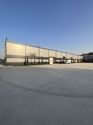 Продам 80 сотик территория с 3800 м2 помешения
