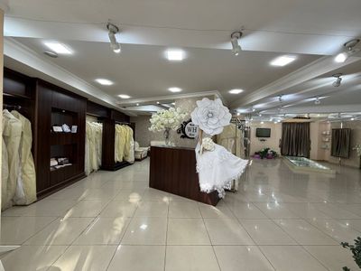 Улица Амира Темура! Продаётся готовый бизнес, дилер бренда SanPatrick