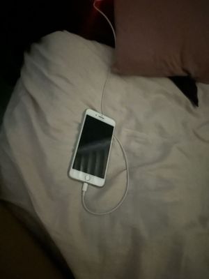 айфон 7 plus серебрянный хороший СРОЧНО!
