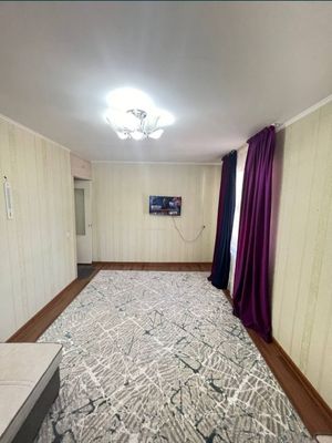 Yangiyol markazida joylashgan 2 xonaliy kvartira sotiladi