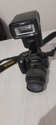 Nikon 3100 .