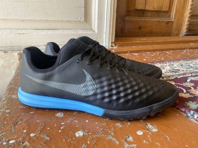Sorokonojka Nike Magista 44 razmer
