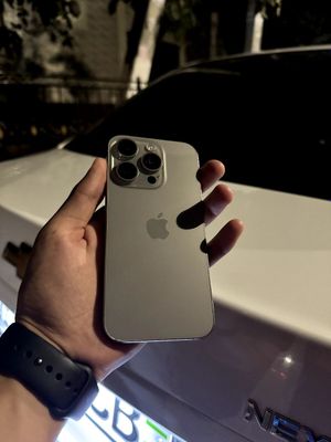 iPhone 15 pro 128 gb ZAA region