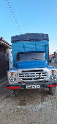 Zil 131 transporti sotiladi