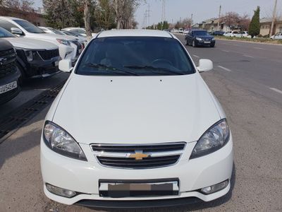 Chevrolet Gentra. Mexanika. Yili 2014. Yurgani 132000. Narxi 7900