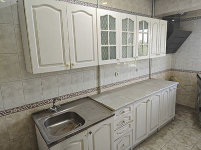 Продам кухонный мебель цену предложить