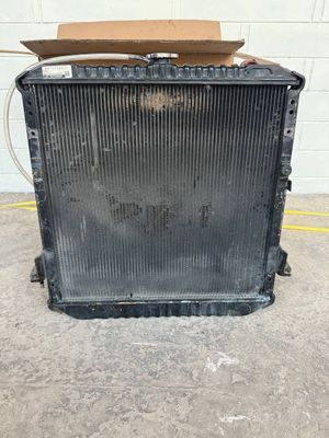 Isuzu arginal radiator sotiladi holat yaxshi