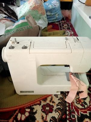 Продается швейная машинка jukky