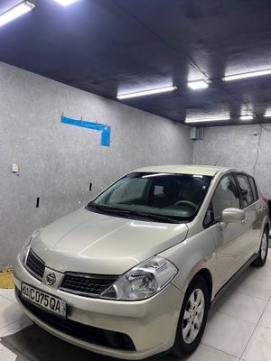 Nissan tiida (2008) автомат