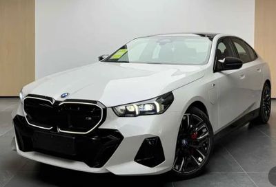 BMW i5 M60 v nalichii