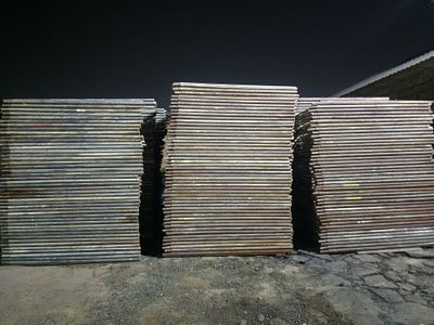 Lesa sotiladi 330.000