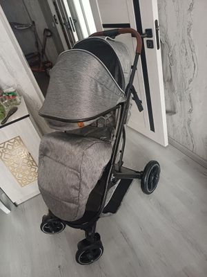 Продаётся фирменный коляска Teknum