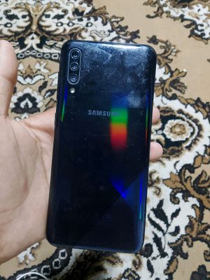 Samsung sotiladi narxi 800000