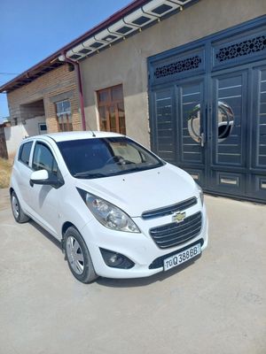 Spark avtomashinasi sotiladi
