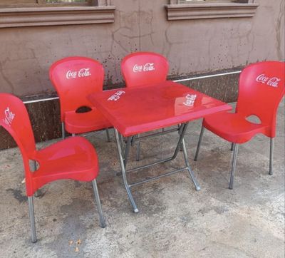 Coca cola Stol stul sotiladi. Huddi rasmdaka.
