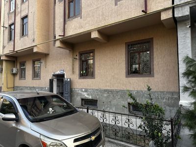 1 xonali 1 etaj evro tam’irlangan kvartira ijaraga beriladi