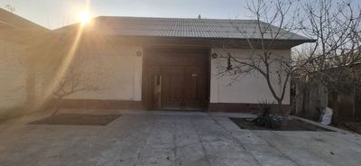 Уй-жой сотилади.