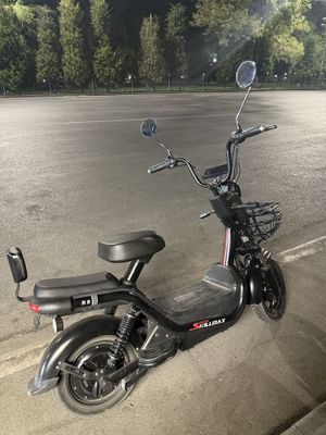 Skuter sotiladi sukiter