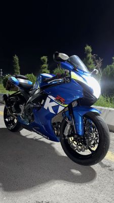 Suzuki gsxr-600 sotiladi