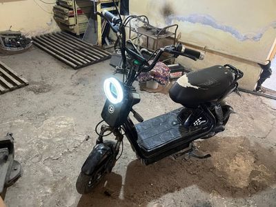 Skuter sotiladi 2.5mln