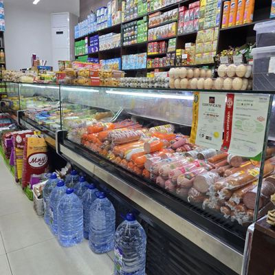 Vitrina haladilnik sotladi srocna