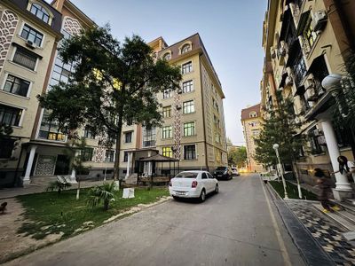 Сдается 4Х комнатная квартира с парковкой на Юнусабаде!