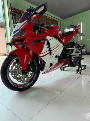 HONDA CBR 600 RR сотилади