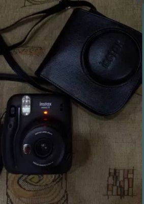 Продам фотоаппарат моментальной печати Instax mini 11