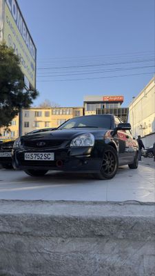 Priora 1.8 Full sotiladi