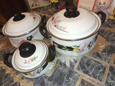 Скидка! Срочно! Набор эмалированных кастрюль,3 шт