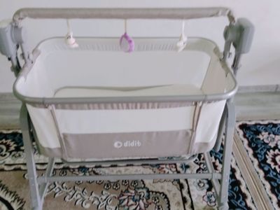 Uzi tebratadigan kravat holati yaxshi