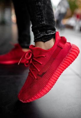 ADIDAS YEEZY Original 45r obuv sotiladi