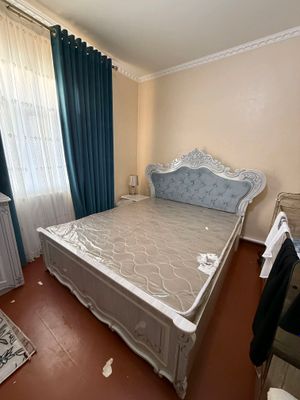 Spalniy Garnitur sotiladi srochno, holati yaxshi