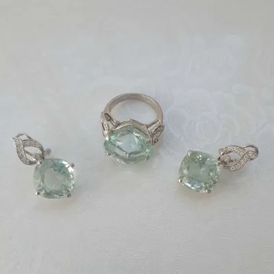 Абсолютно новый комплект: горный хрусталь, серебро 925 пробы и фианиты