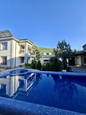 Bochkada dacha sotiladi 6 sotix yevro remont. Tayyor.