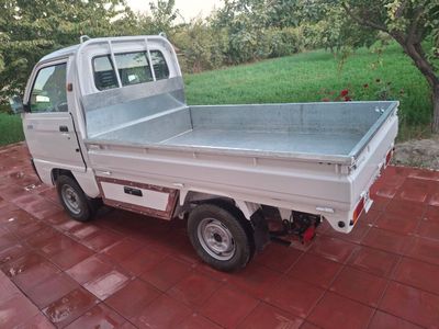 Labo mashinasi sotiladi srochna