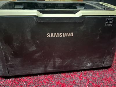 Samsung printer holati yaxshi komputer yoʻqligi uchun sotilayabdi