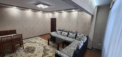 Аренда ойбек метро 2 хона 5кават 9 каватли дом маклерски хизмати бор