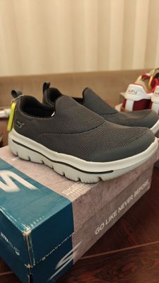 Слипоны Skechers со скидкой