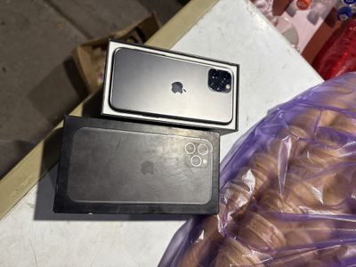 IPhone 11 pro.