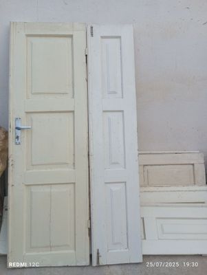 Eshiklar bor 2tasi 550ming bittasi sovga kelishilgan narxda beriladi