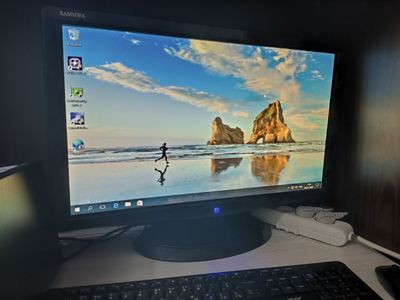 Monitor Televizor 24 dyuymli
