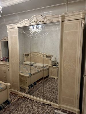 Спальный гарнитур